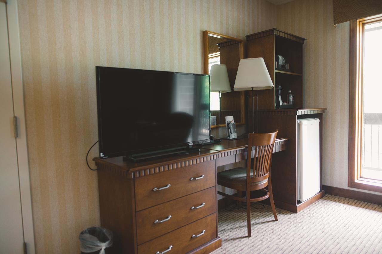 Elkhorn Resort, Spa, And Conference Centre Wasagaming Eksteriør billede