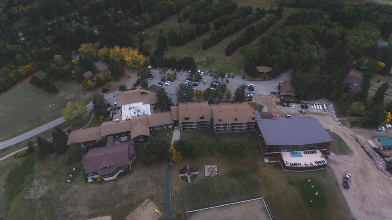 Elkhorn Resort, Spa, And Conference Centre Wasagaming Eksteriør billede
